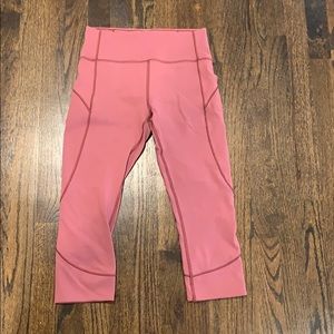 Lululemon in movement crop size 6 pink mauve
